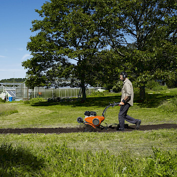 Tuinfrezen en 2-wielige trekkers